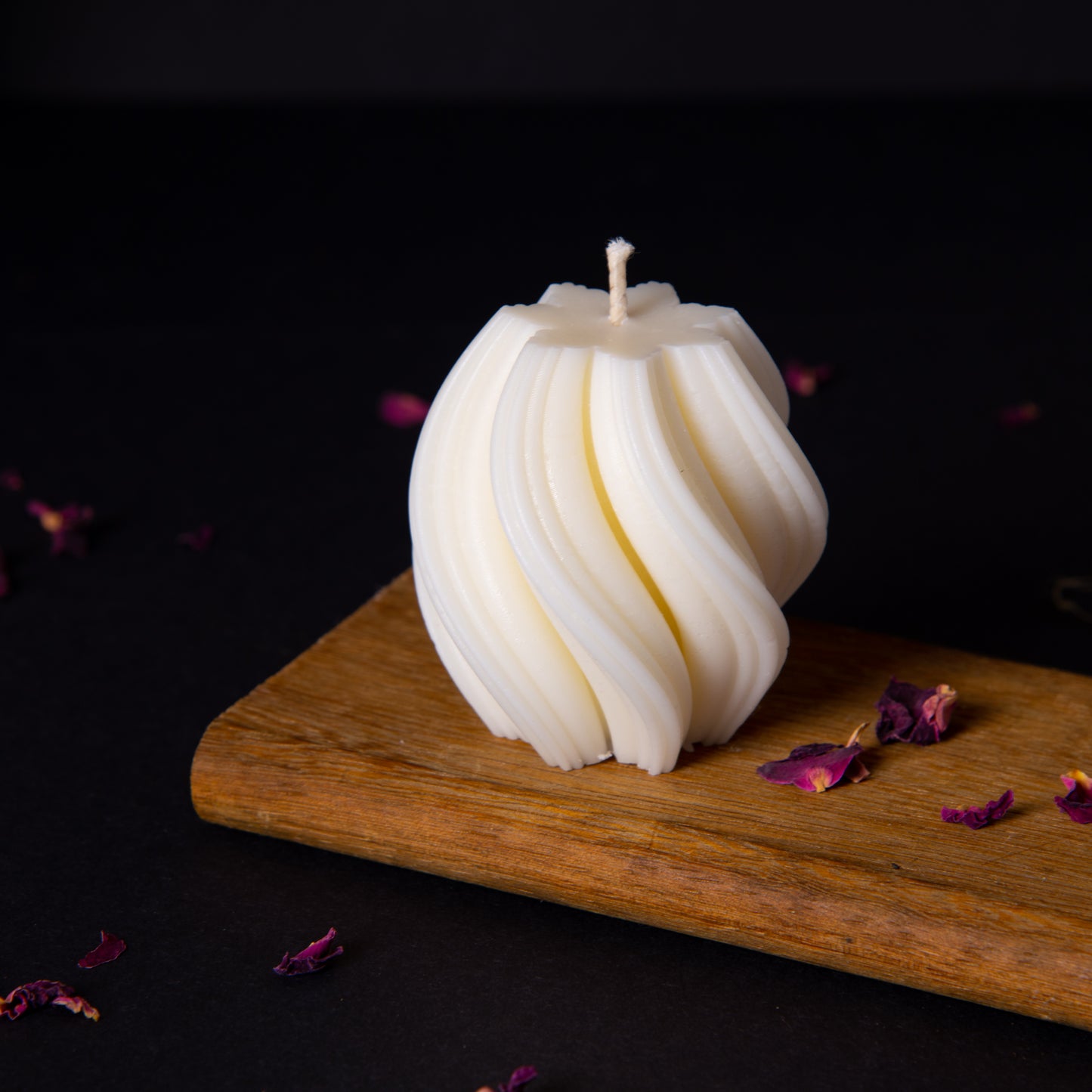 small swirl candle