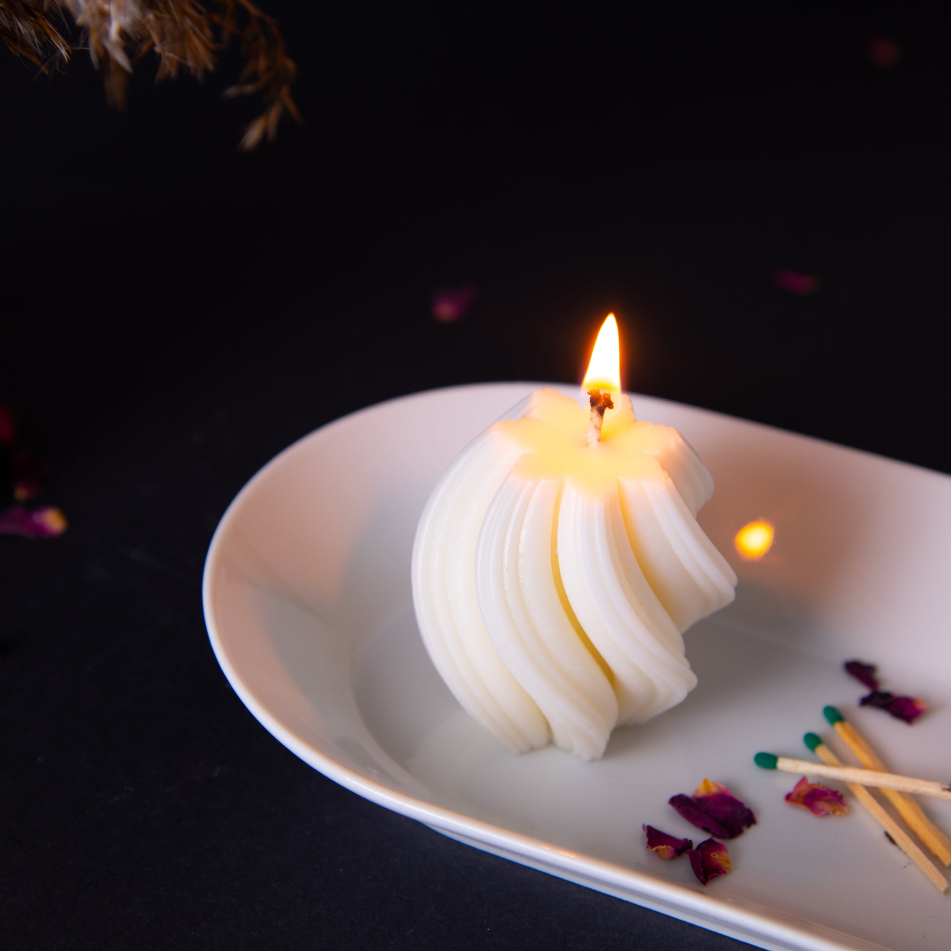 small swirl candle 